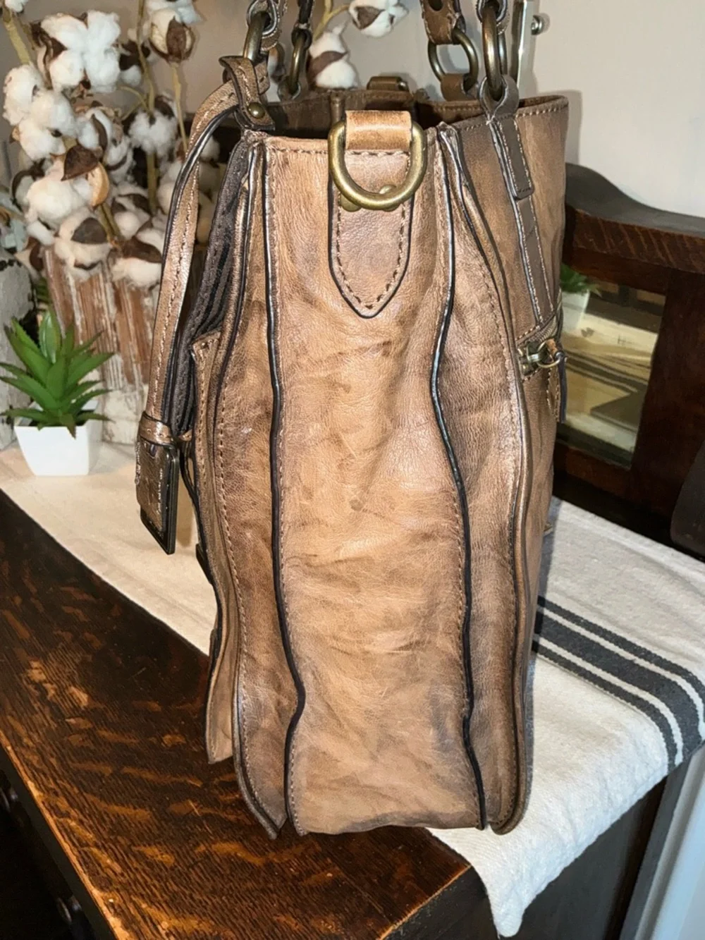 RARE Frye Leather Cameron Magazine Crossbody Tote Shoulder Bag Taupe Retail $438 - Picture 7 of 12